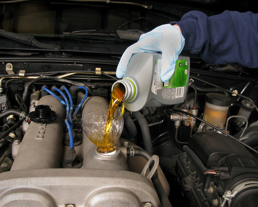Step 5 Fill The Crankcase With Four U S Quarts Of Oil 3 Flickr